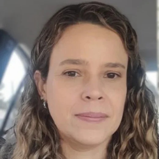 Dra. Carla Montefusco de Oliveira