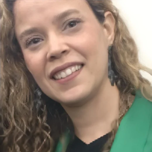 Dra. Carla Montefusco de Oliveira